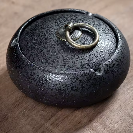 Keramik-Aschenbecher mit Deckel – Stilvoll & Funktional